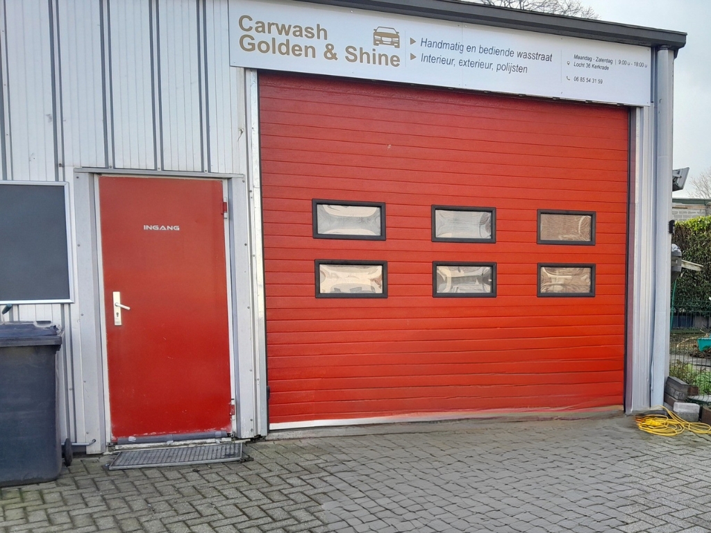 Professionele autowasdiensten bij Carwash Golden & Shine